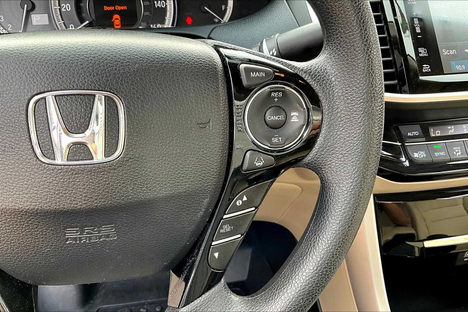 2017 Honda Accord EX photo 19