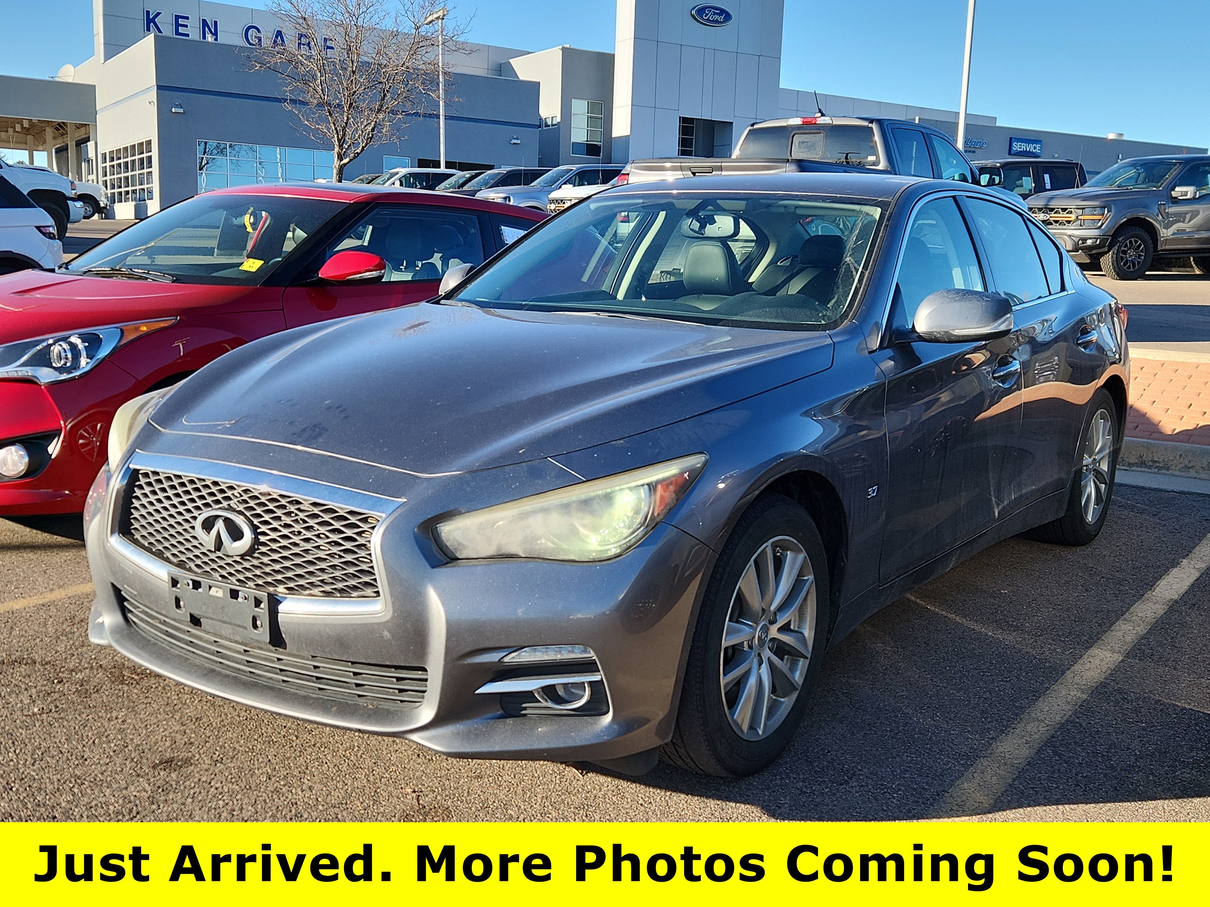 2014 INFINITI Q50 Premium's photo