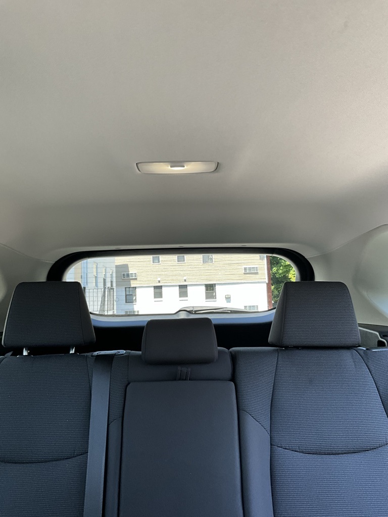 2022 Toyota RAV4 LE photo 32