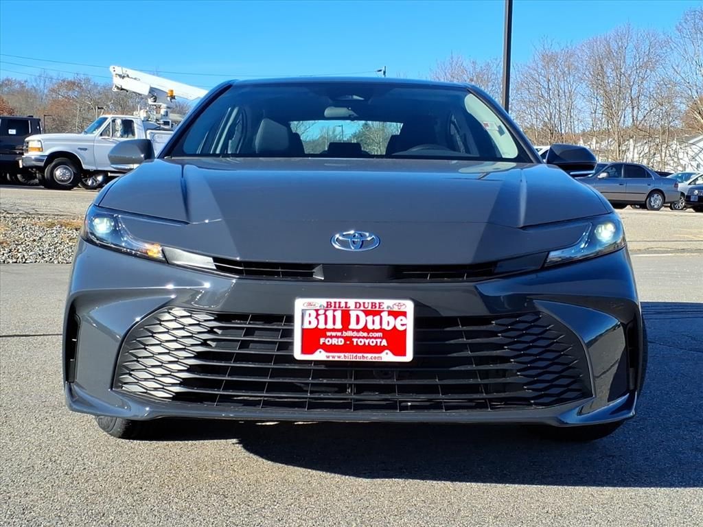 2026 Toyota Camry LE photo 2