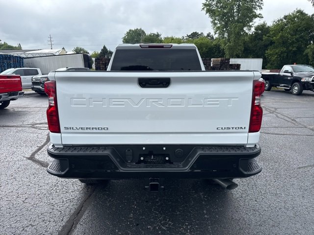 2025 Chevrolet Silverado 2500HD Custom photo 3
