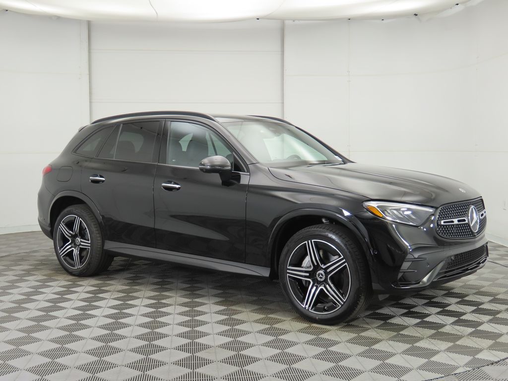 2026 Mercedes Benz GLC 300 4MATIC photo 2
