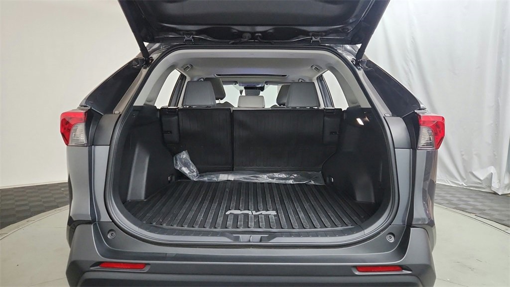 2024 Toyota RAV4 XLE Premium photo 12