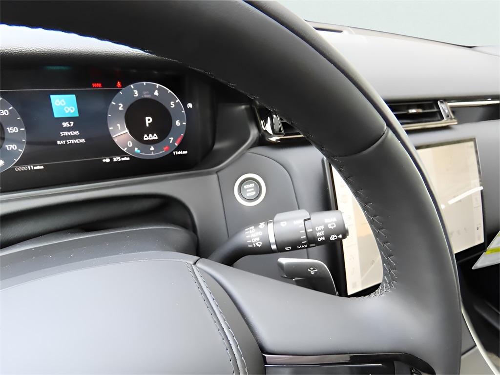 2025 Land Rover Range Rover Velar SE photo 33