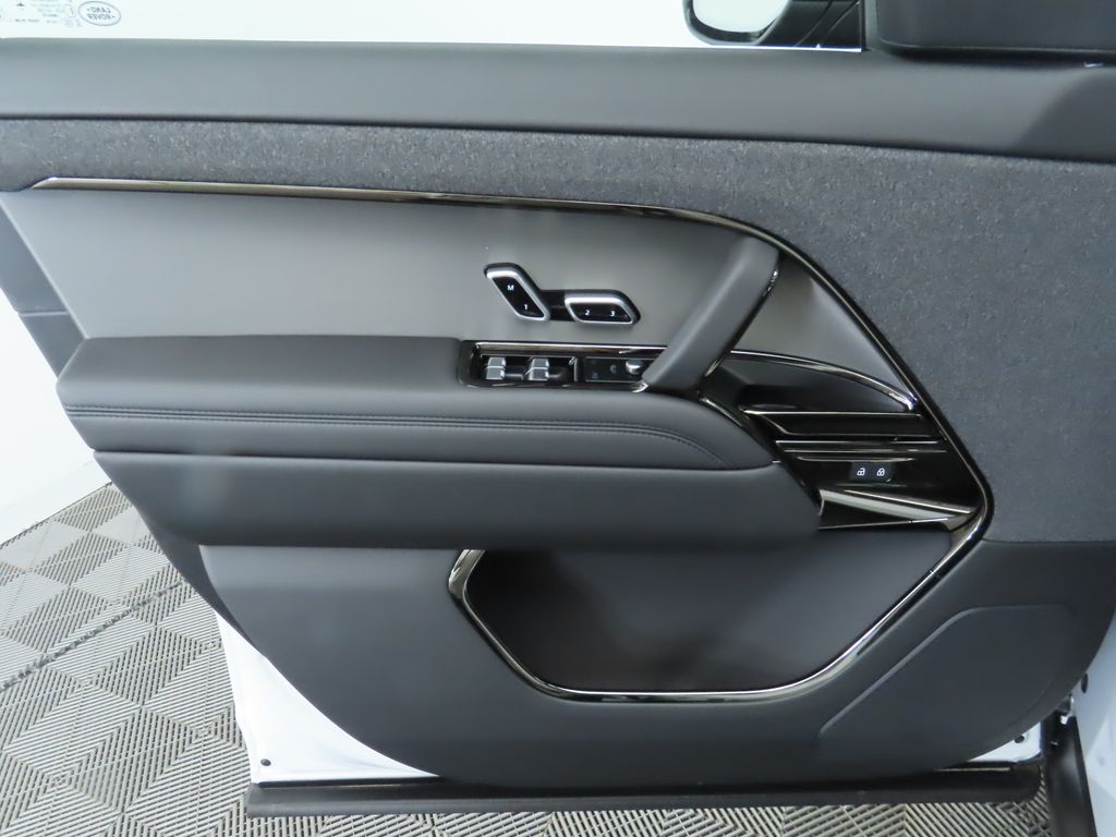 2025 Land Rover Range Rover Sport photo 22