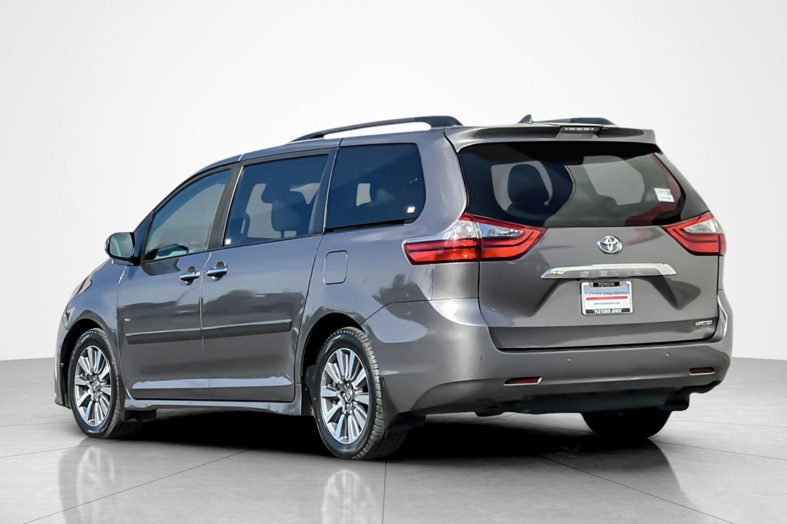 2020 Toyota Sienna Limited photo 3
