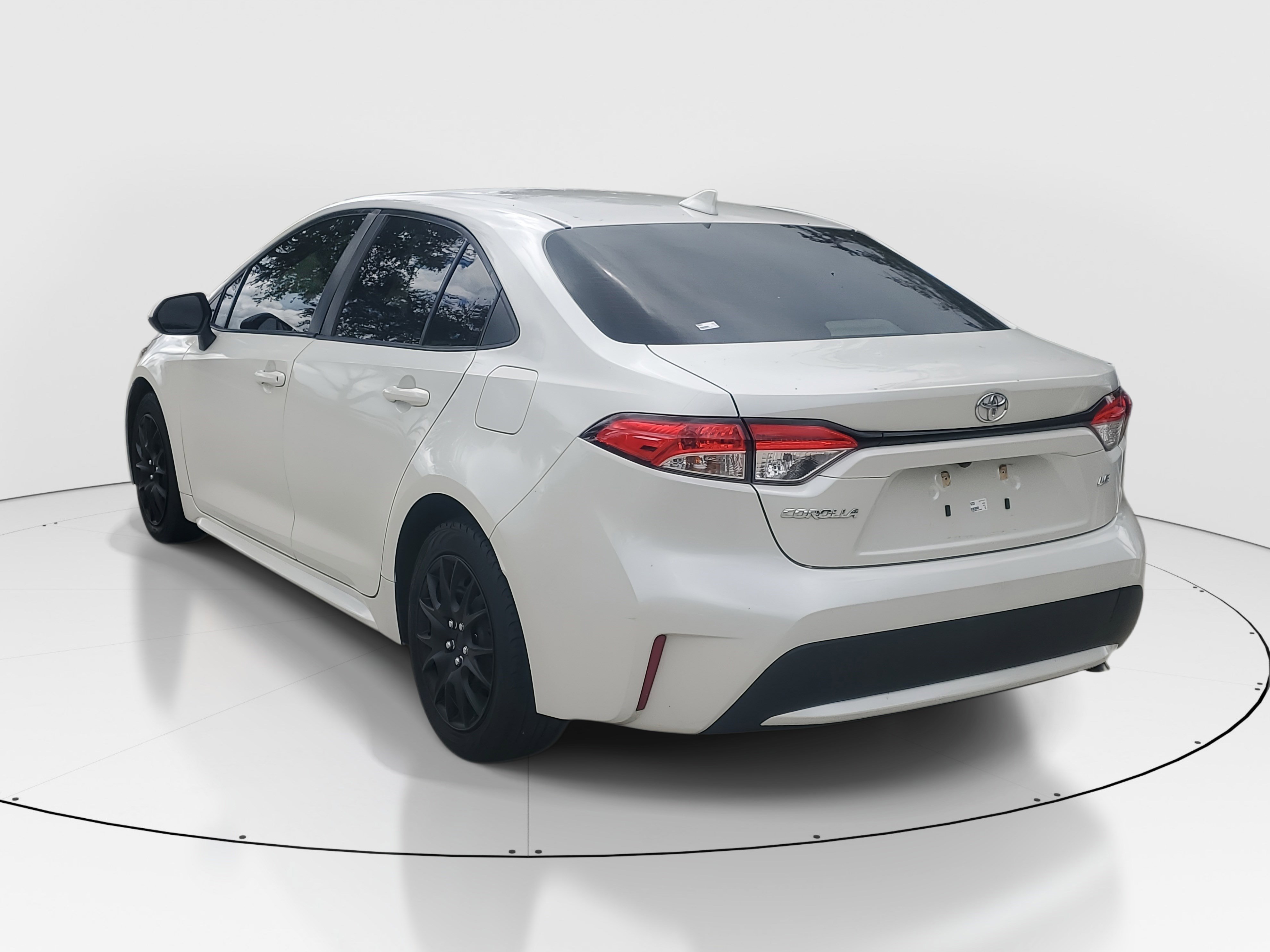 2020 Toyota Corolla LE photo 4