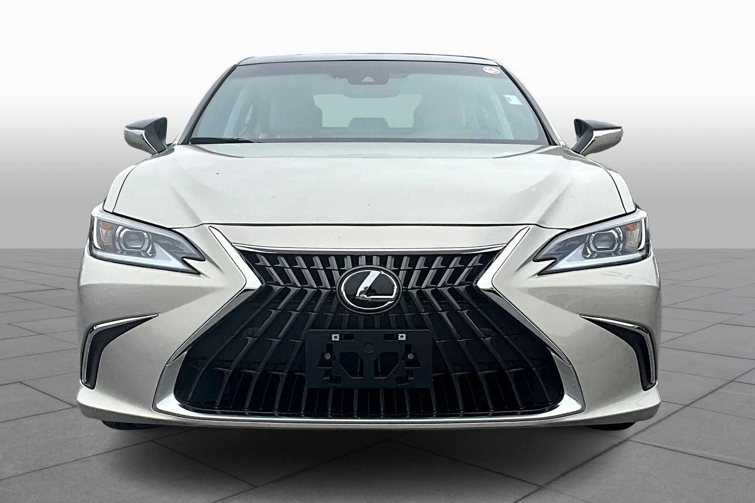 2024 Lexus ES 350 Luxury photo 3