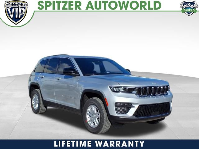 2025 Jeep Grand Cherokee Laredo's photo