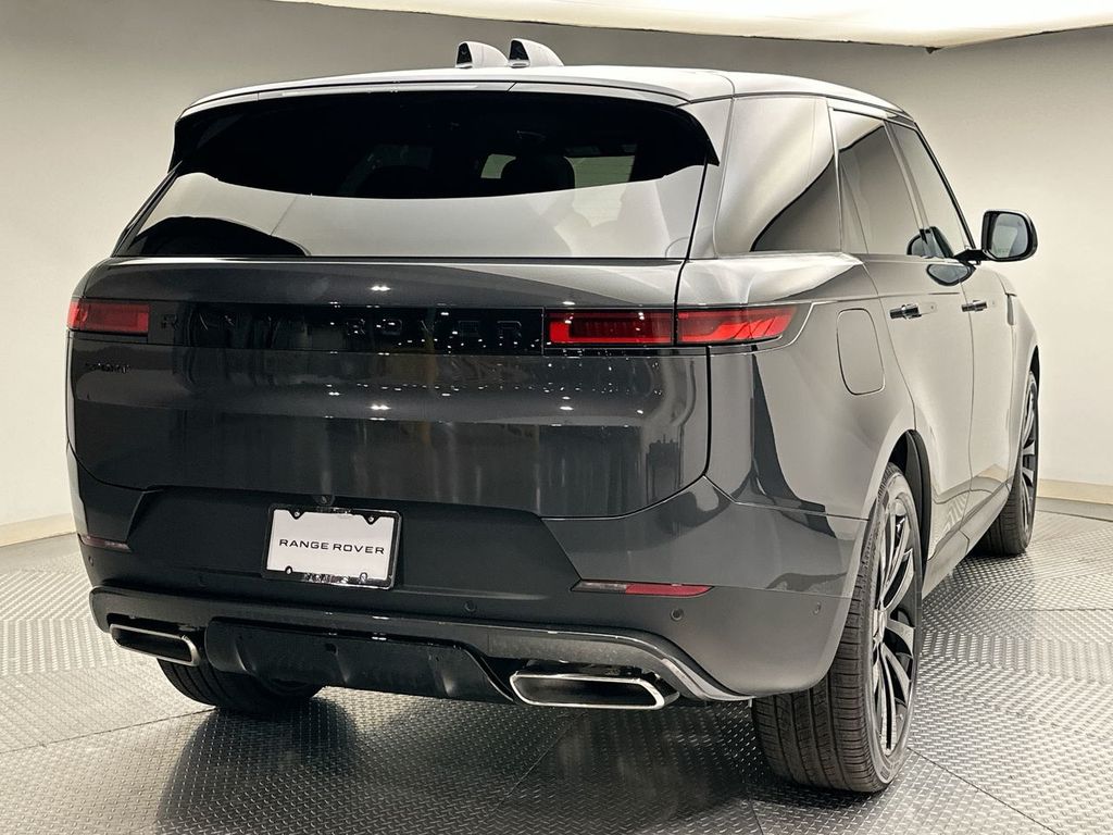 2025 Land Rover Range Rover Sport SE photo 3