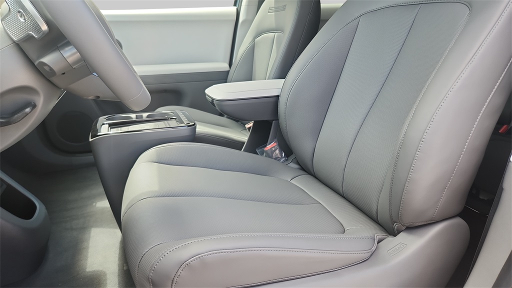 2025 Hyundai Ioniq 5 SE photo 18
