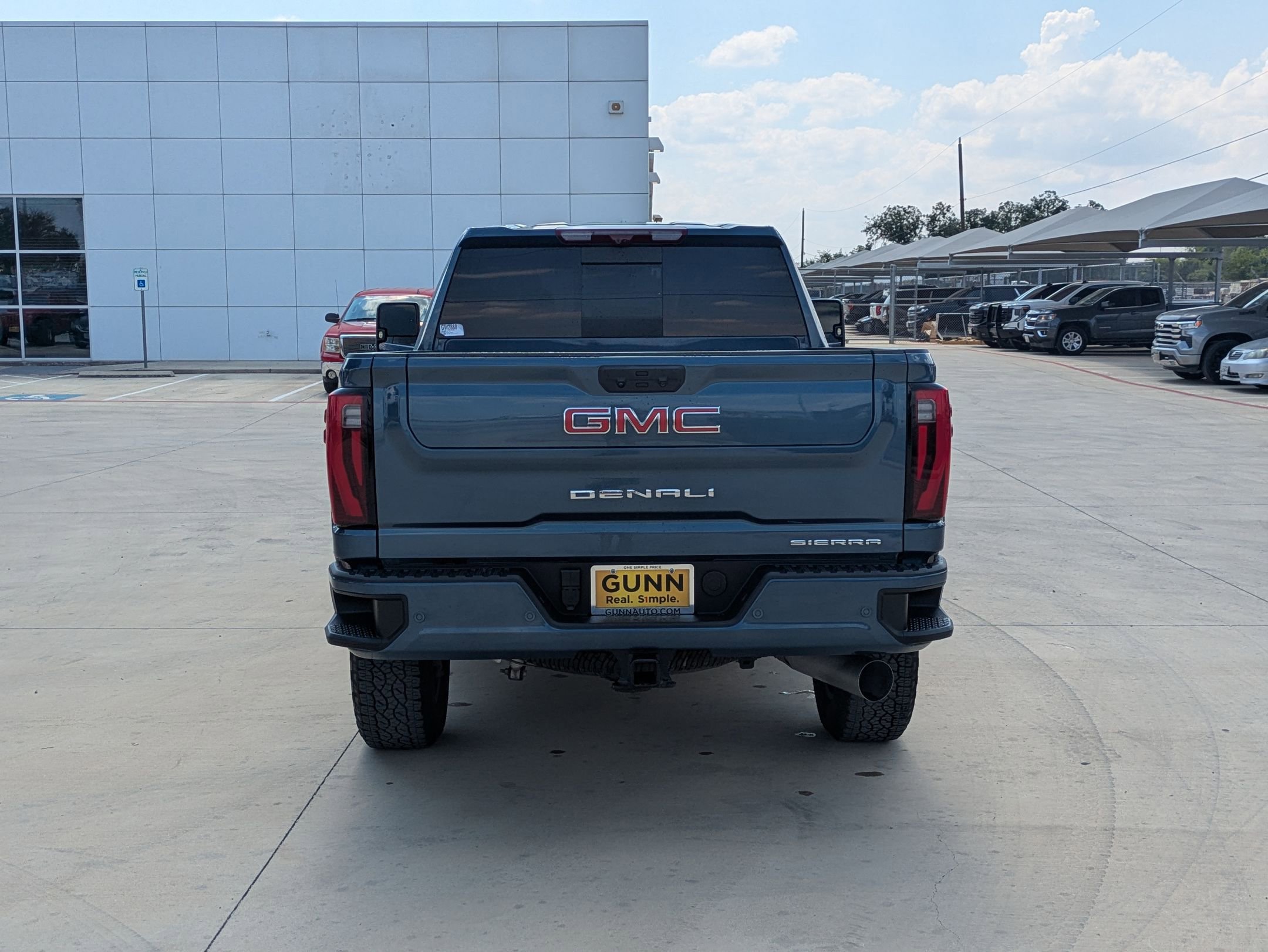 2024 Gmc Sierra HD Denali photo 3