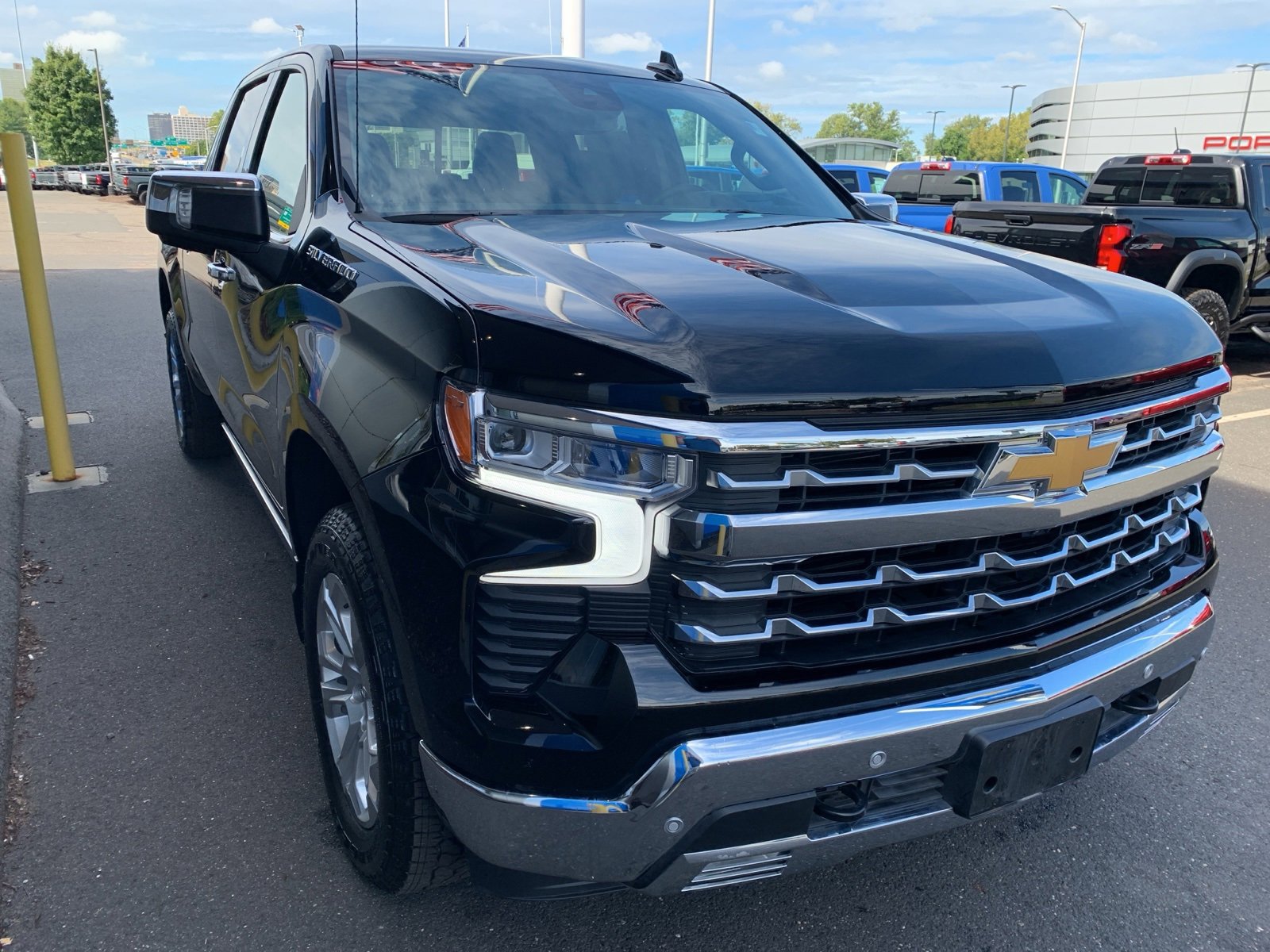2025 Chevrolet Silverado 1500 LTZ photo 3