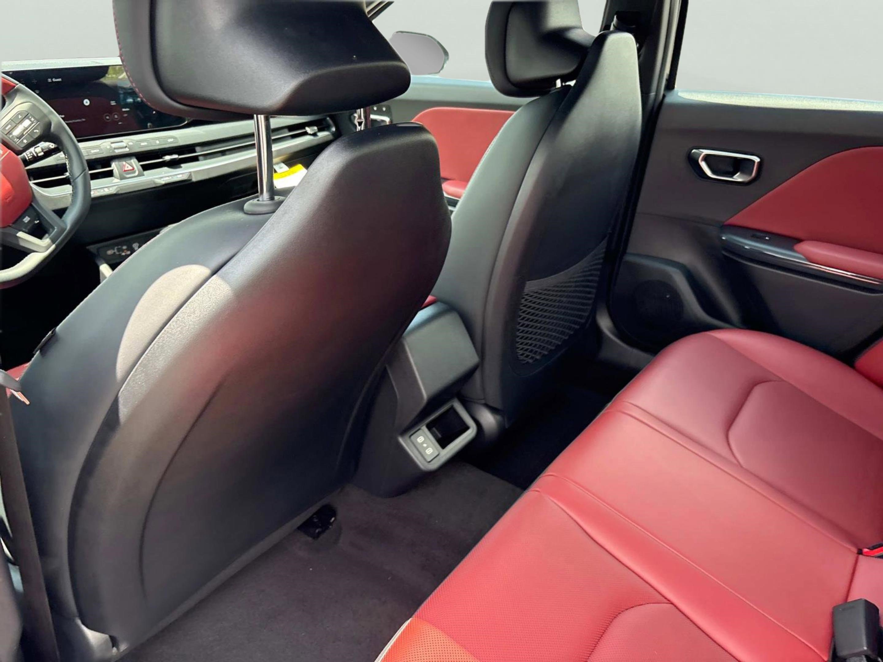 2025 Kia K4 GT-Line photo 15