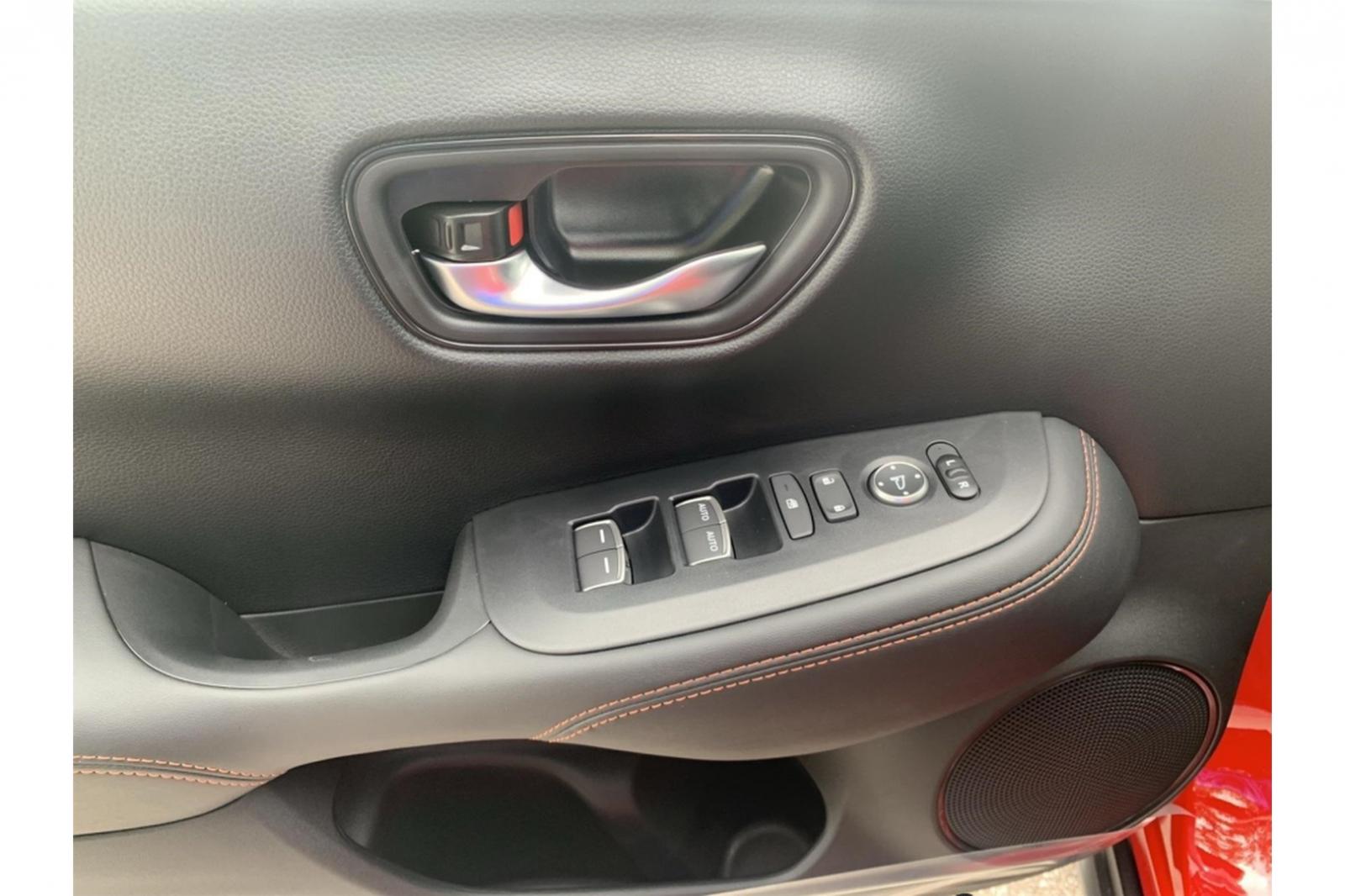 2026 Honda HR-V Sport photo 2