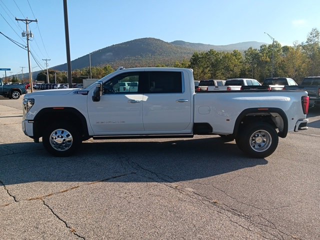 2026 Gmc Sierra 3500 HD Denali photo 3