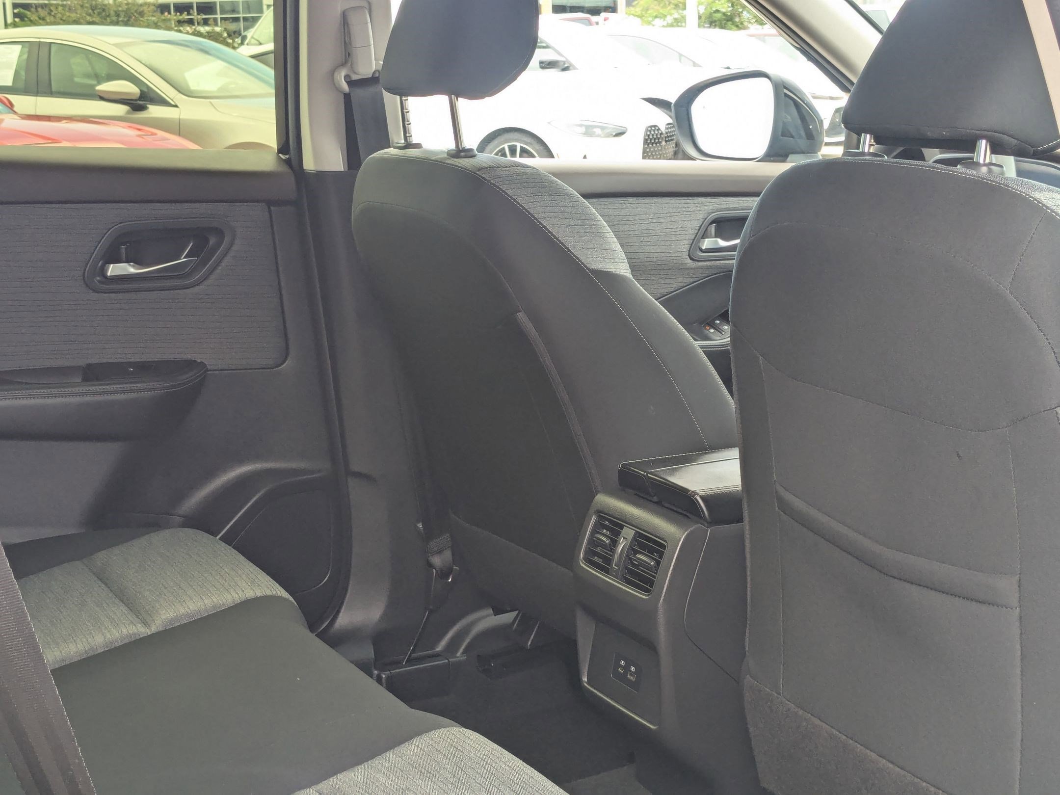 2023 Nissan Rogue SV photo 27
