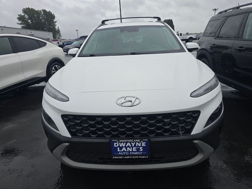 2022 Hyundai Kona SEL photo 2