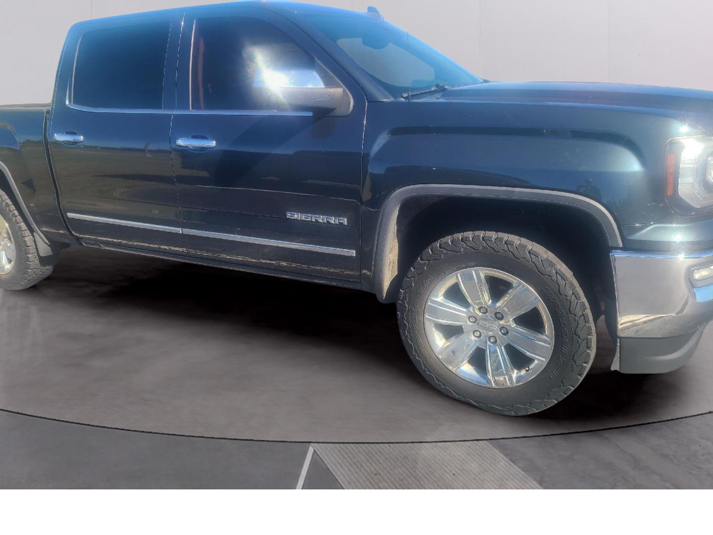 2018 Gmc Sierra 1500 SLT photo 3