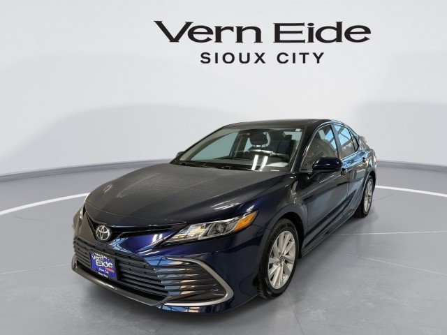 Pre-Owned 2021 Toyota Camry LE 4dr Car in Sioux Falls #S07405A | Vern Eide
