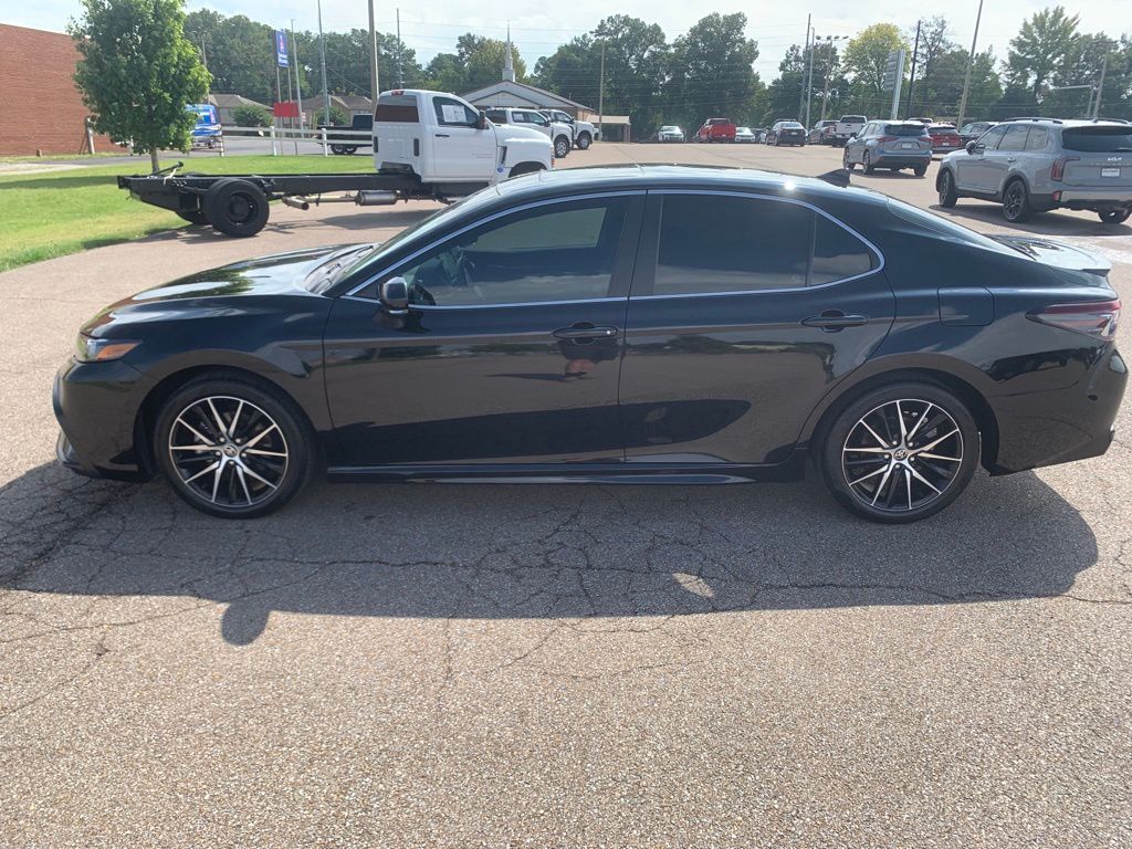 2023 Toyota Camry SE photo 2