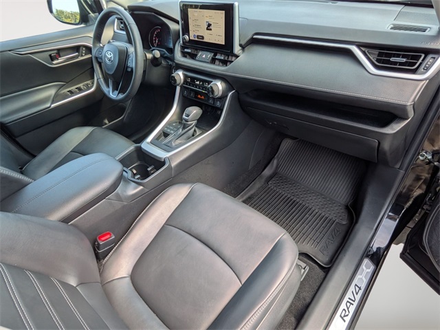 2023 Toyota RAV4 XLE Premium photo 31