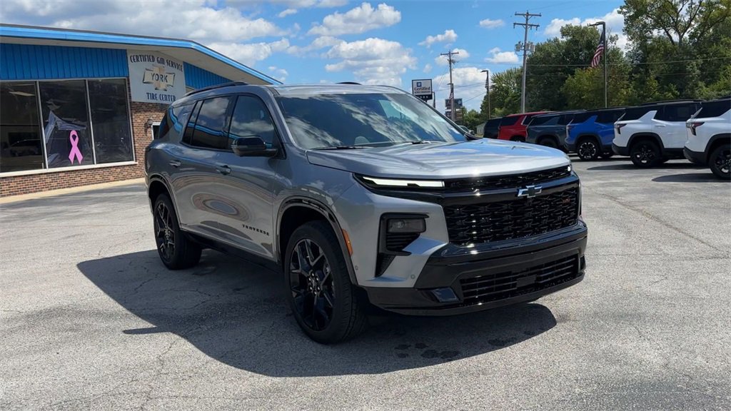 2026 Chevrolet Traverse RS photo 2