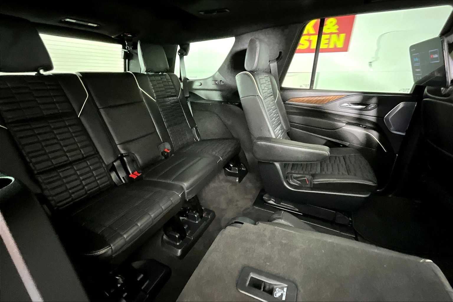 2023 Cadillac Escalade Premium Luxury Platinum photo 18