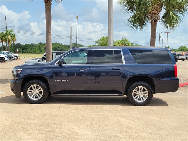 2019 Chevrolet Suburban LT photo 4