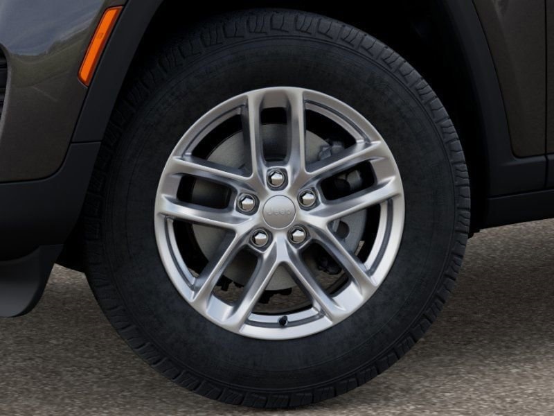 2025 Jeep Grand Cherokee Laredo X photo 4