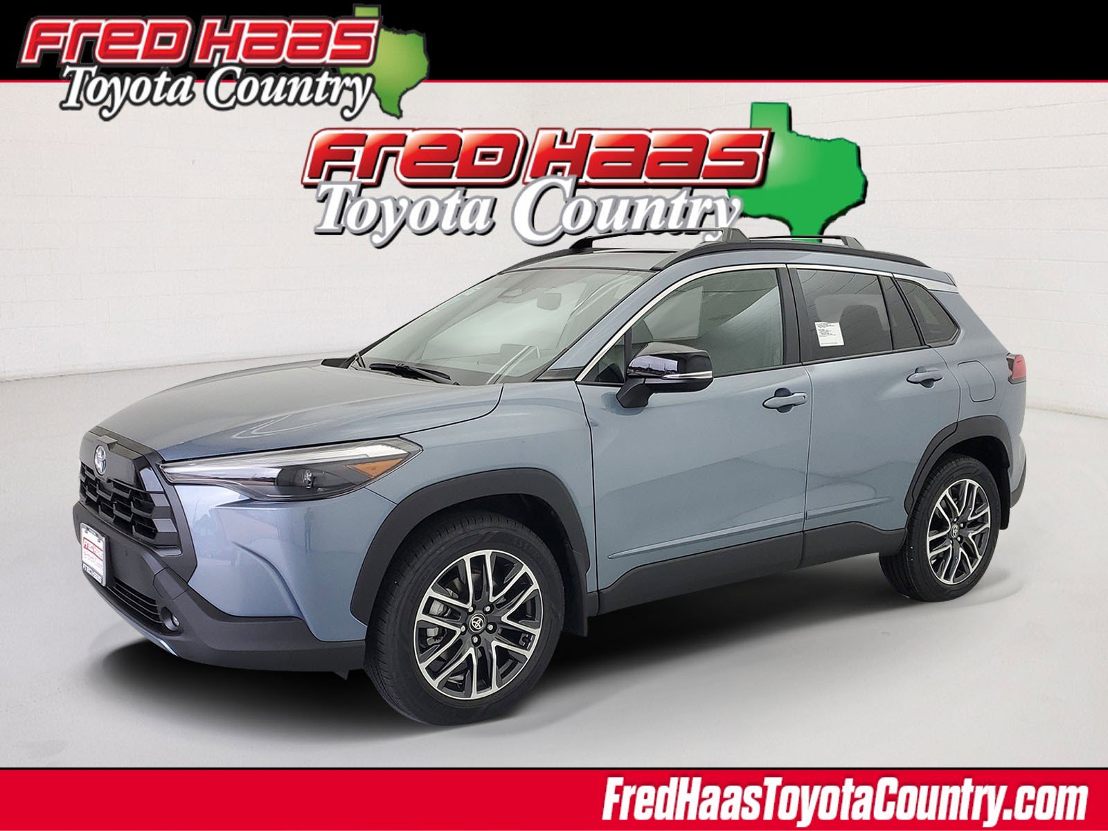 2026 Toyota Corolla Cross XLE's photo