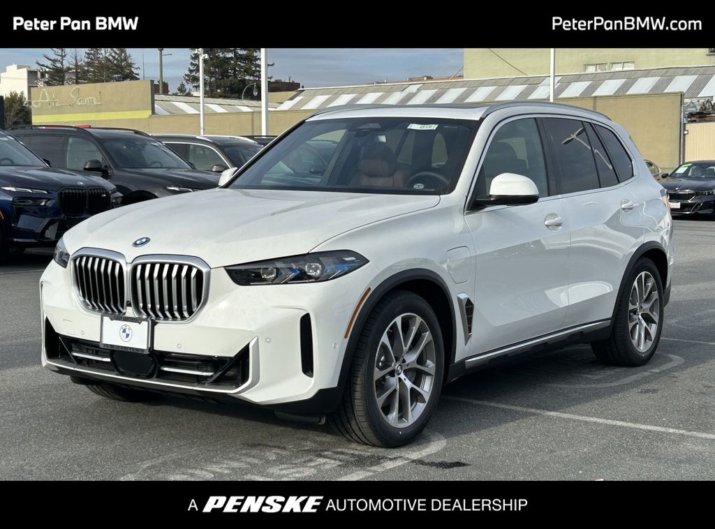2026 BMW X5 50e's photo