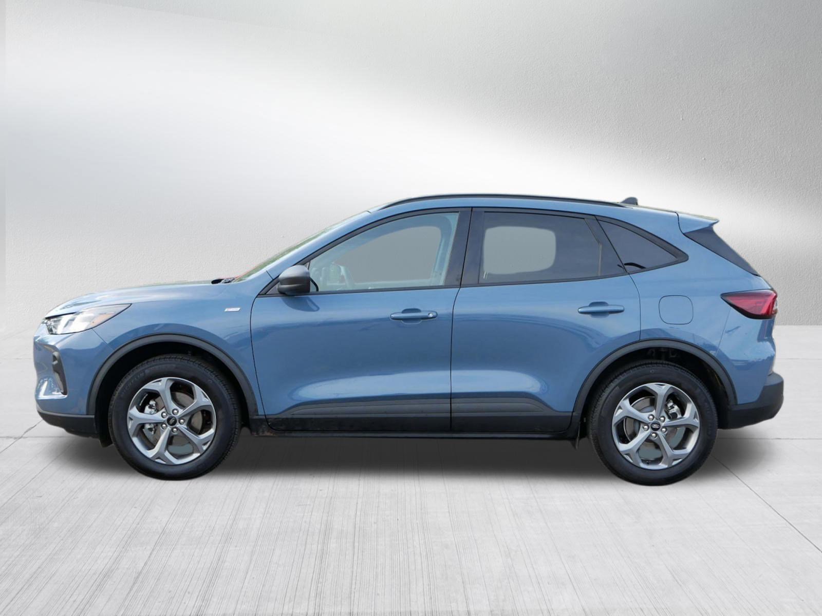 2025 Ford Escape ST-Line photo 3