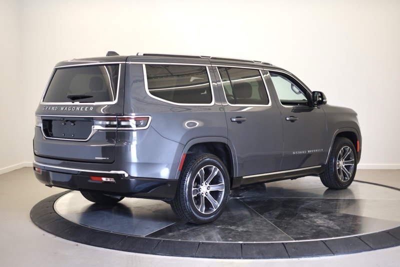 2022 Jeep Grand Wagoneer I photo 3