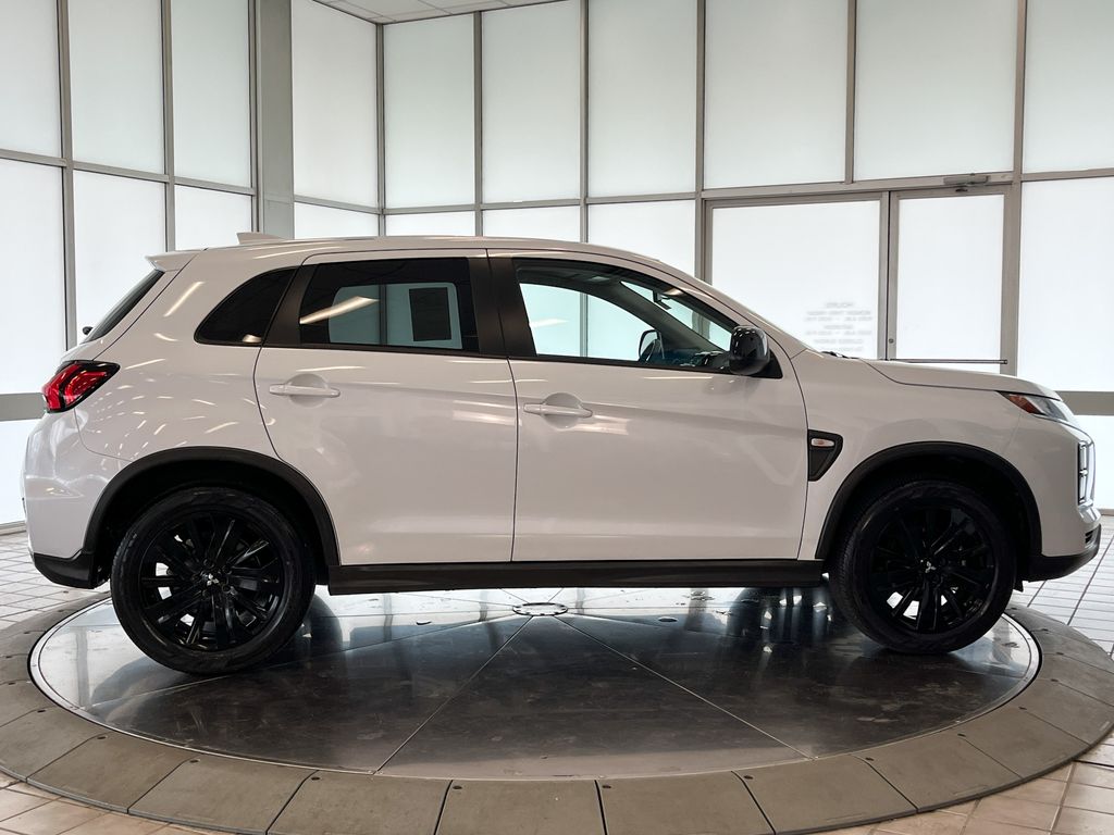 2024 Mitsubishi Outlander Sport LE photo 8