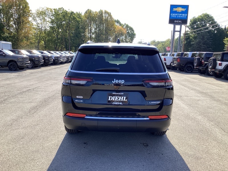 2025 Jeep Grand Cherokee Laredo photo 3