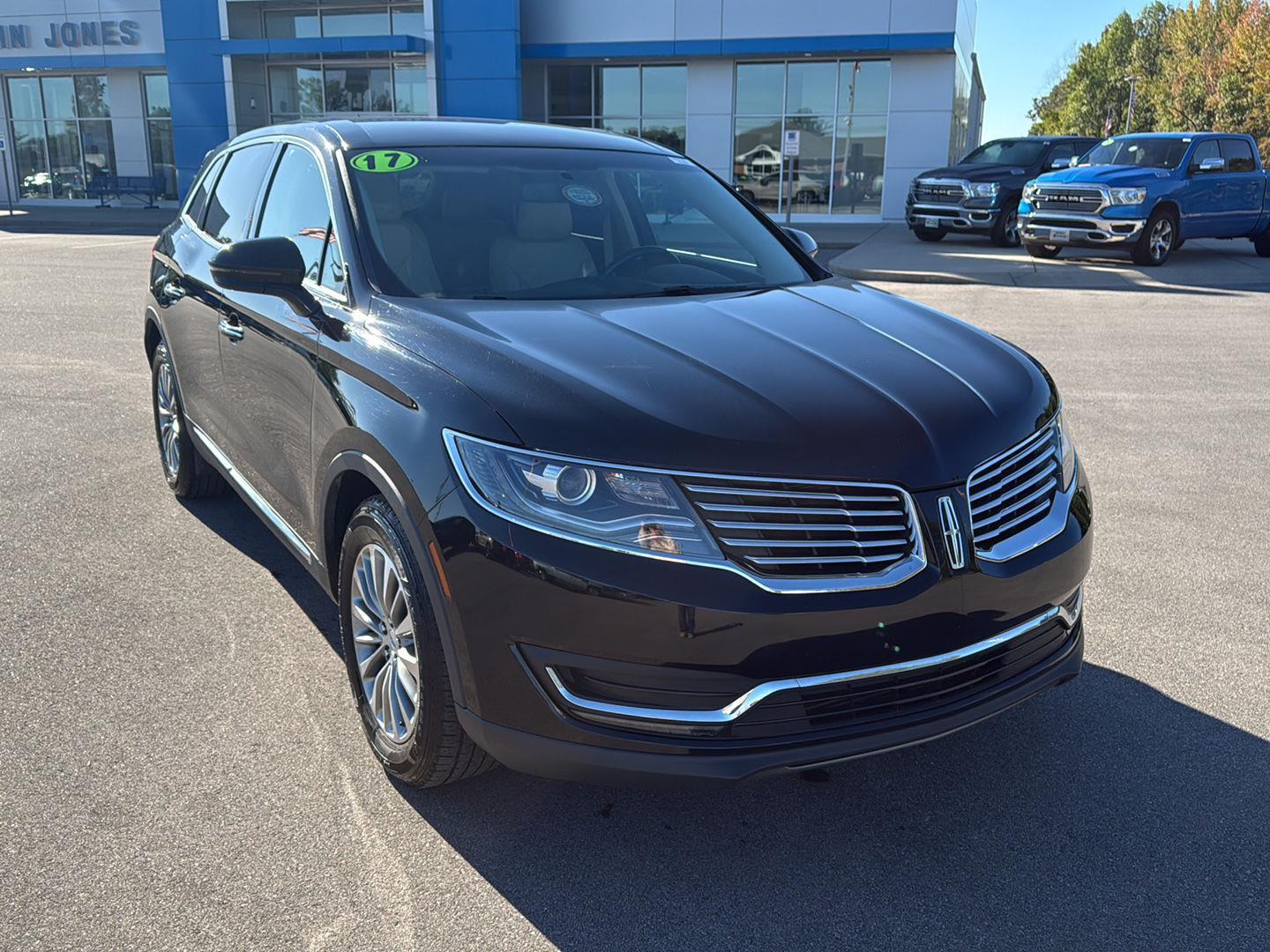 Used 2017 Lincoln MKX Select with VIN 2LMPJ6KP8HBL18905 for sale in Scottsburg, IN