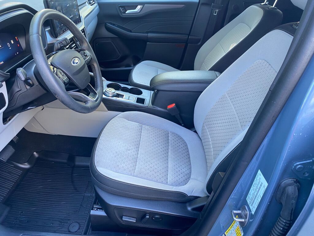 2023 Ford Escape Active photo 2