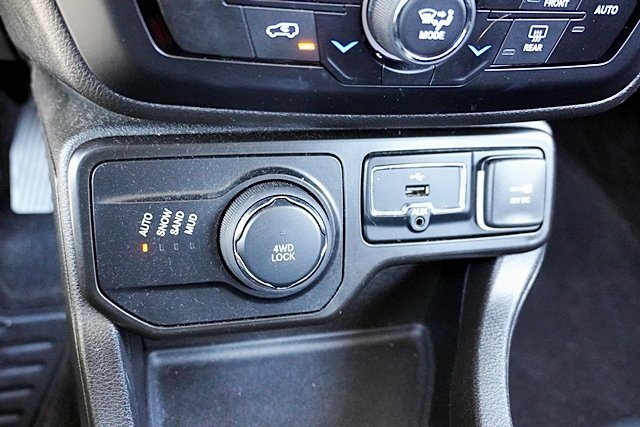2022 Jeep Renegade Latitude photo 28