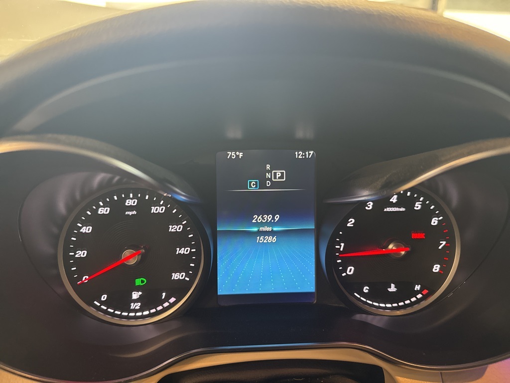 2022 Mercedes Benz GLC 300 photo 4