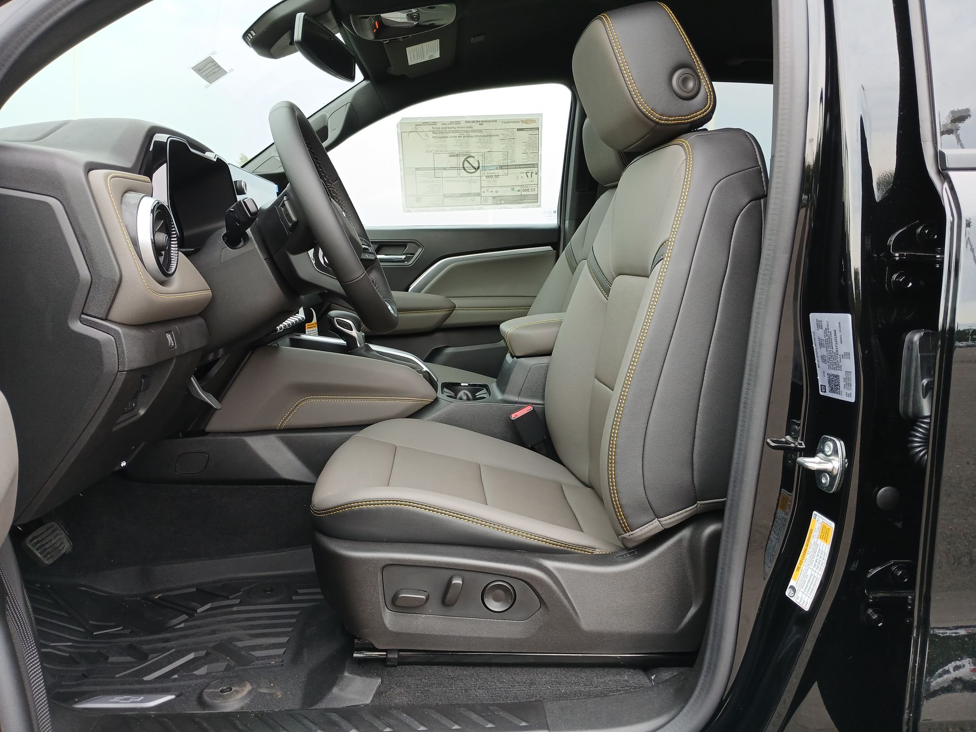 2026 Chevrolet Colorado ZR2 photo 17