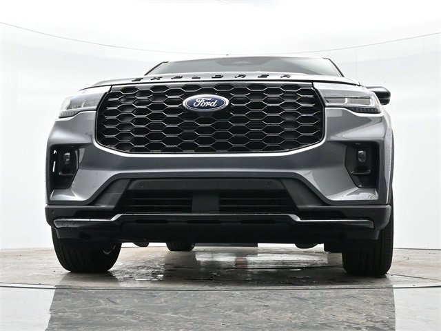 2025 Ford Explorer ST-Line photo 28