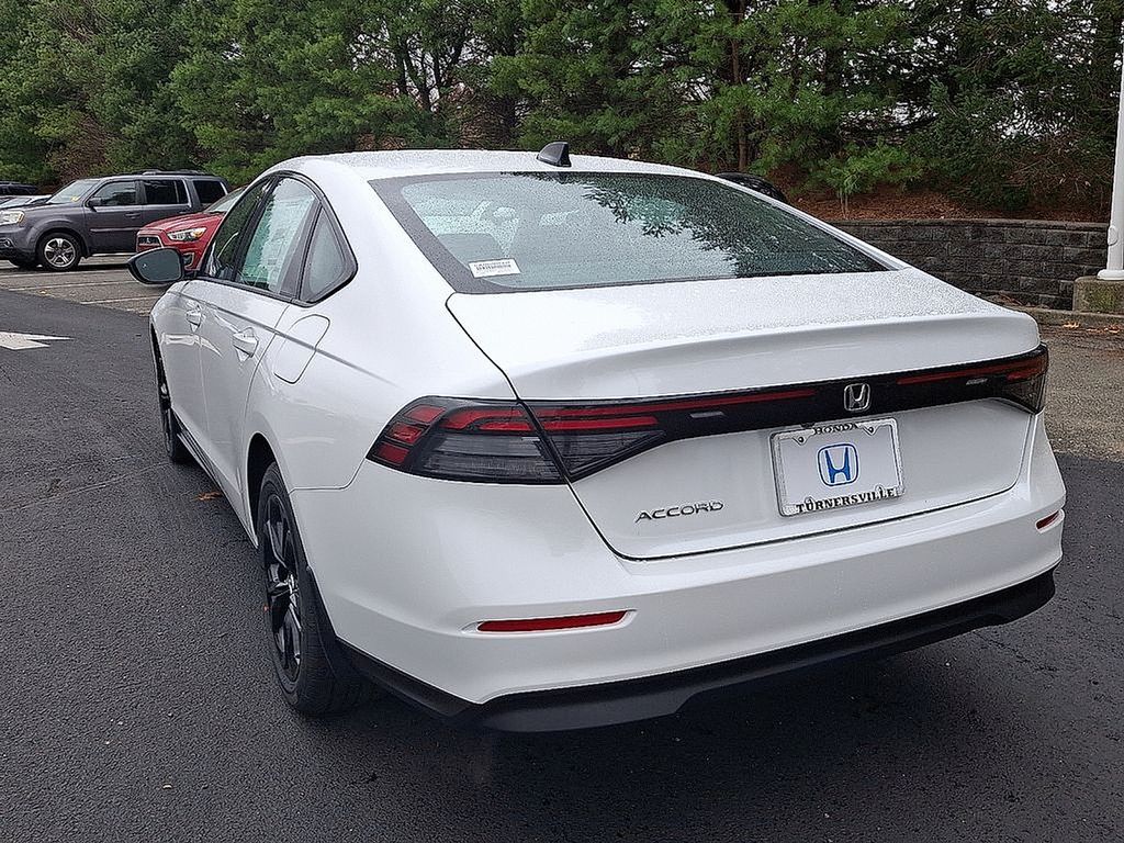 2025 Honda Accord SE photo 3