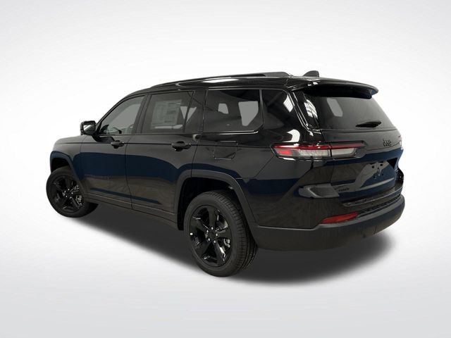 2025 Jeep Grand Cherokee Limited photo 3