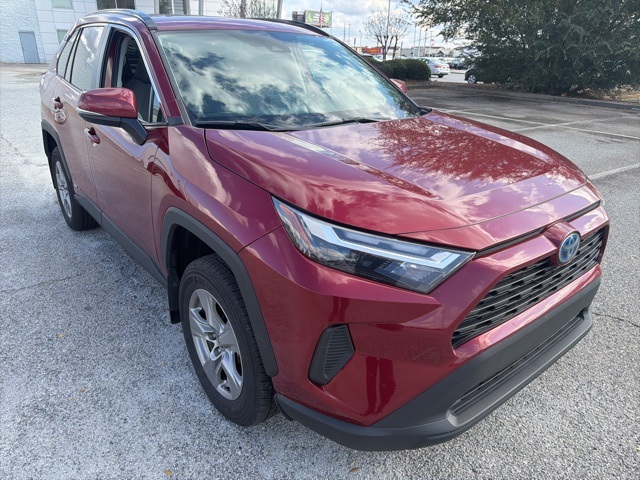 2024 Toyota RAV4 XLE's photo