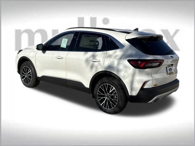 2025 Ford Escape Plug-In Hybrid Base photo 3