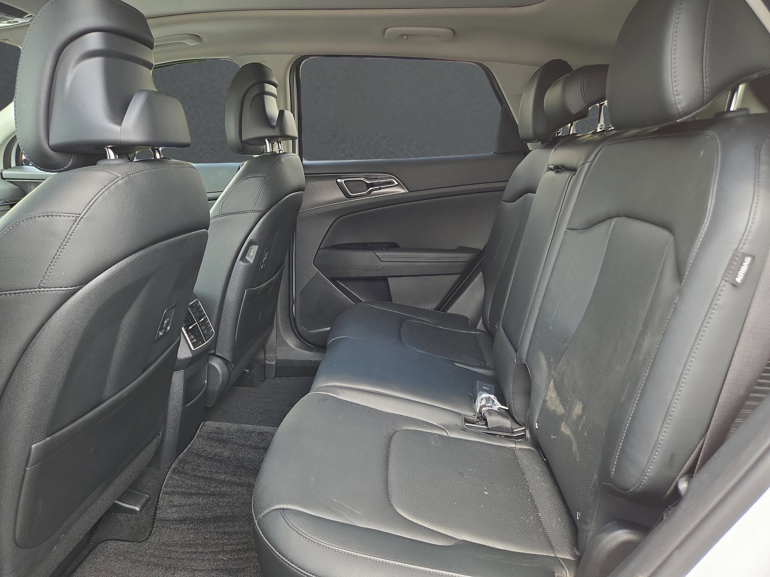 2025 Kia Sportage SX photo 12