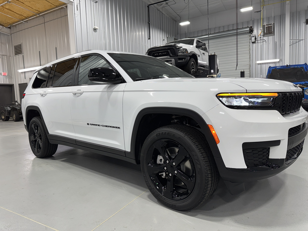 2025 Jeep Grand Cherokee Altitude X photo 23