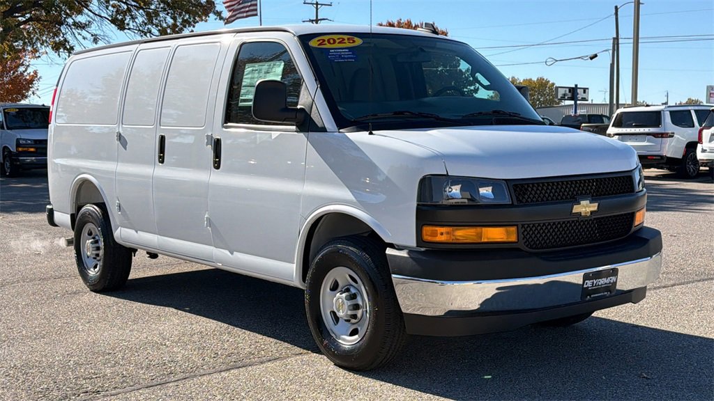 2025 Chevrolet Express Cargo Work Van's photo