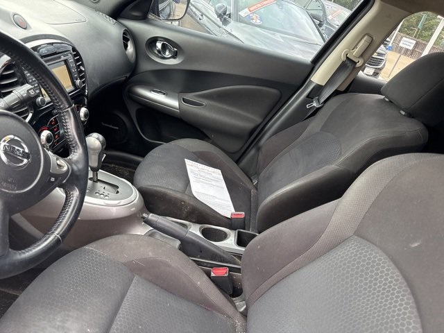 2015 Nissan Juke SV photo 12